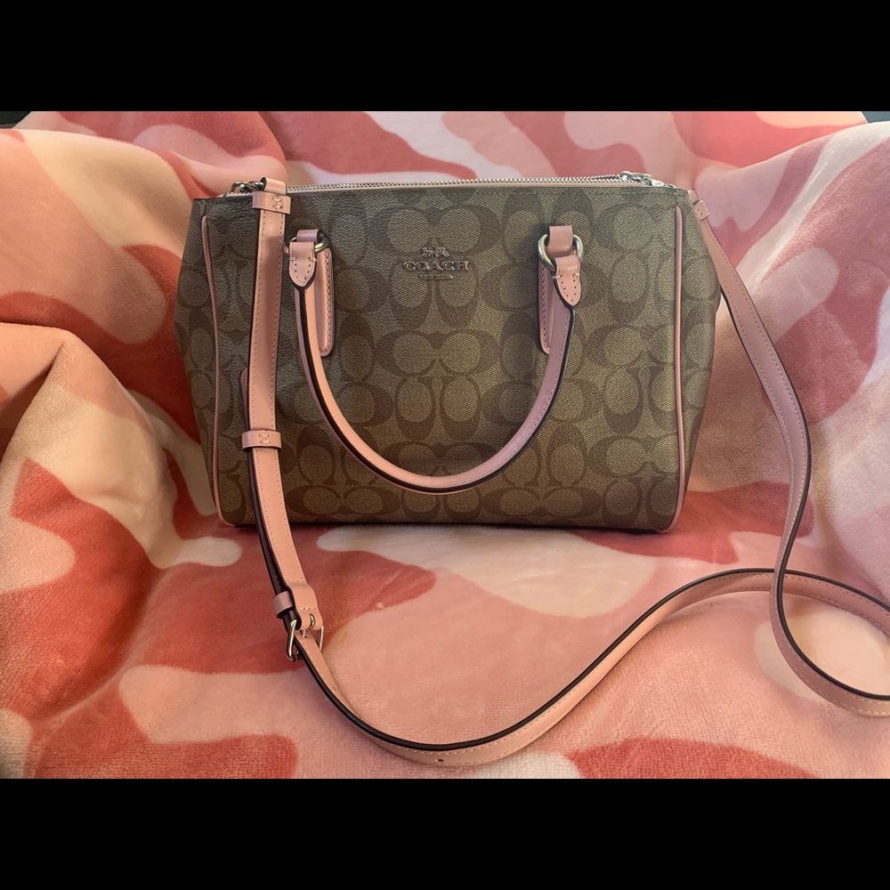 Cute crossbody authentic coach bag!
